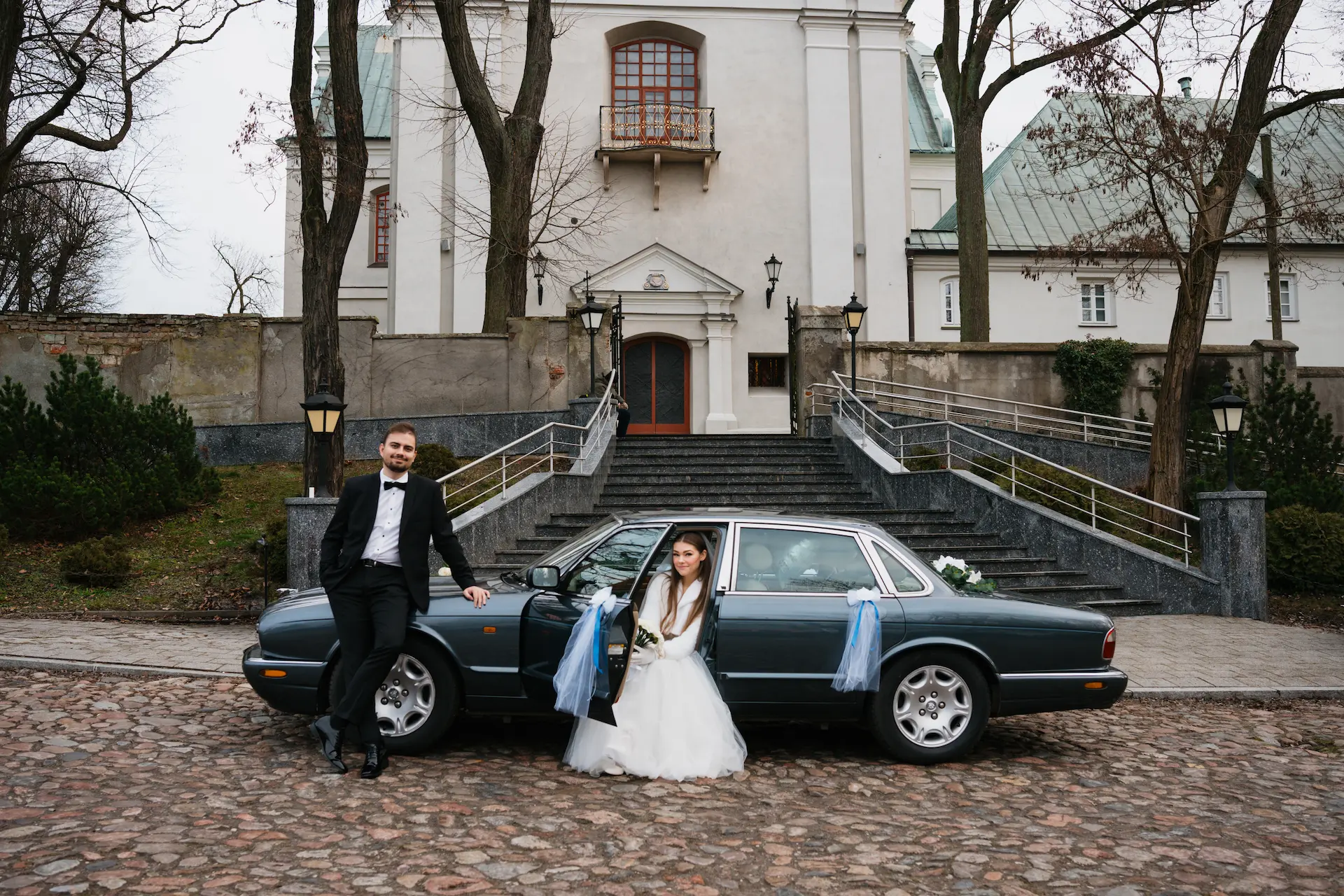 Klasyczny Jaguar XJ do ślubu w Łodzi