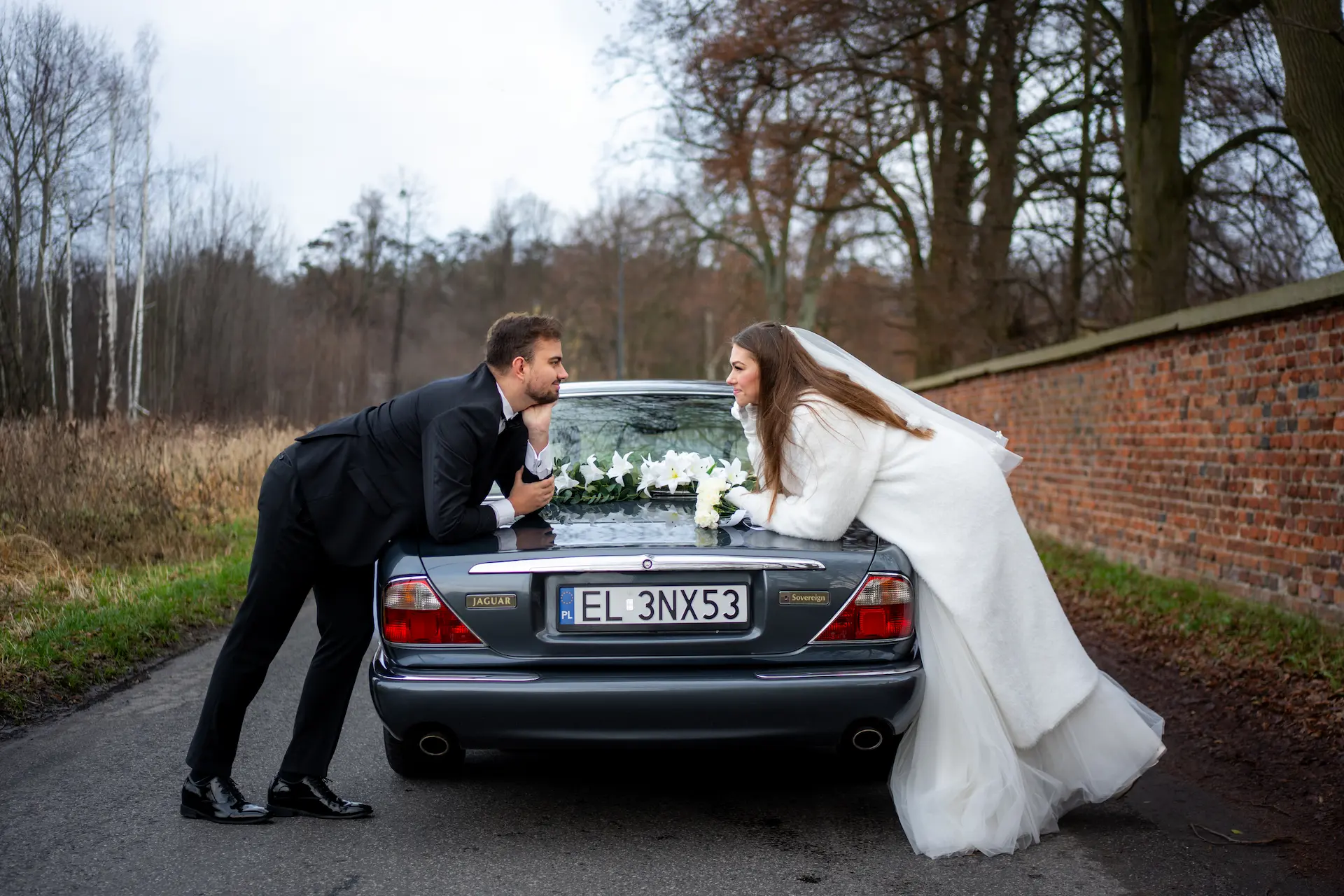 Sesja ślubna z Jaguarem w Łodzi
